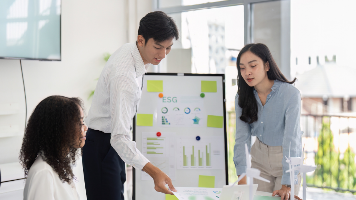 Vantagens de trabalhar fora de casa: como o coworking melhora seu desempenho profissional